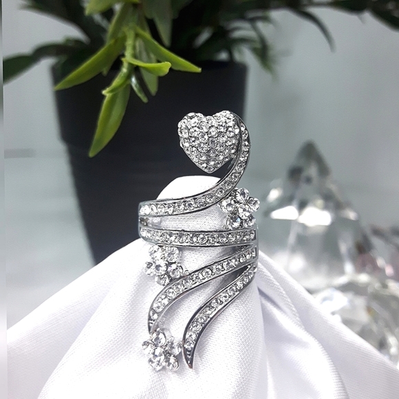 🆕️Heart Floral Rhinestones💖Fashion Silver Ring - Picture 3 of 7